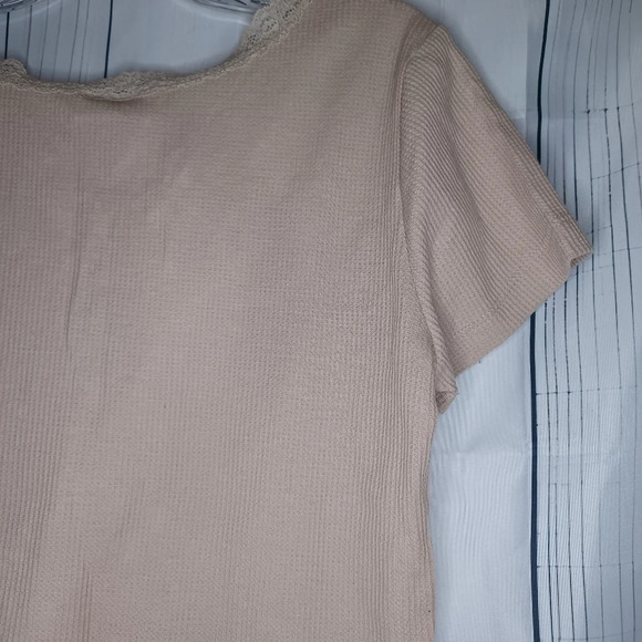 SO ribbed cropped juniors short sleeve V-neck with lace trim top NWT - Picture 8 of 9